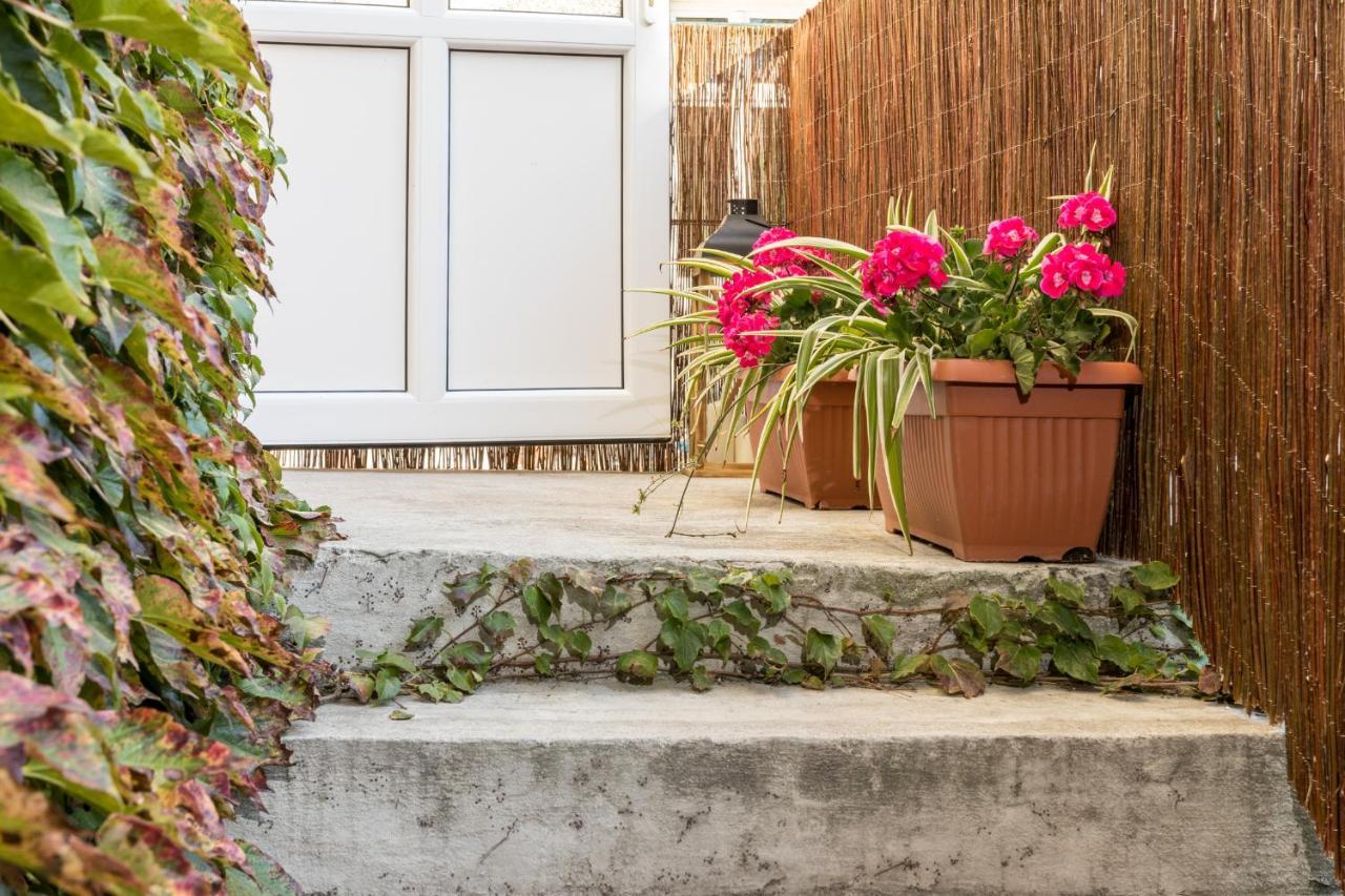 Cracow Best Location Apartment With Garden By Cozyplace 크라쿠프 외부 사진